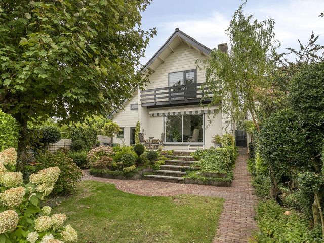 Hoeksedijk 9, Maasdam