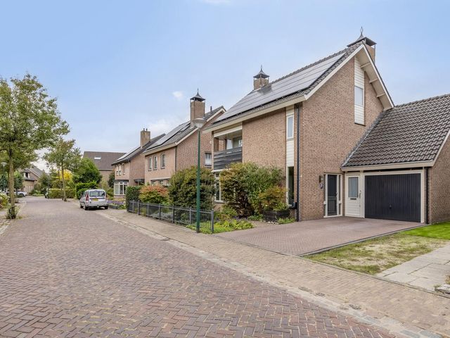Strausslaan 21, Heesch