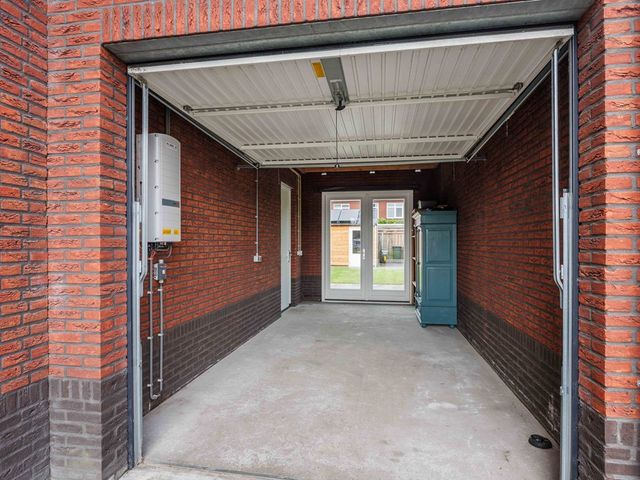 Bostulp 24, Leek