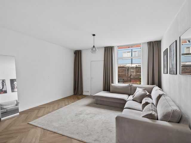 Zwijndrechtsestraat 8, Rotterdam