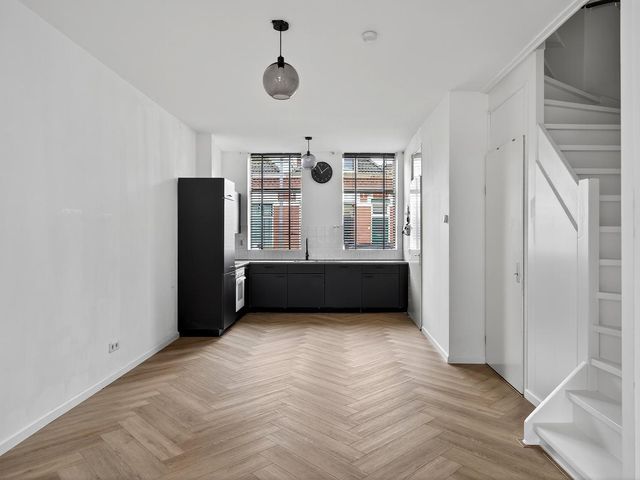 Zwijndrechtsestraat 8, Rotterdam