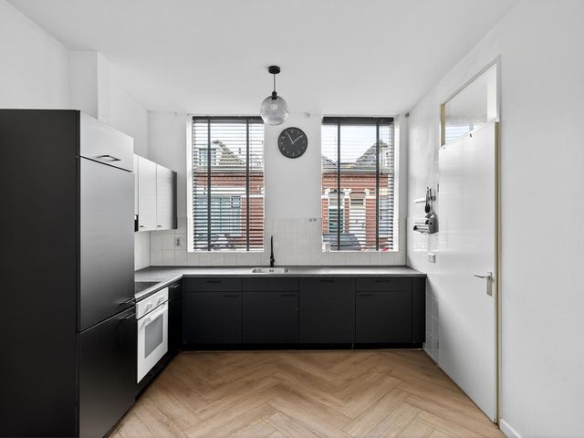 Zwijndrechtsestraat 8, Rotterdam