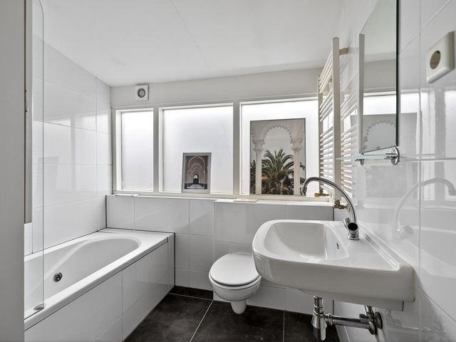 Zwijndrechtsestraat 8, Rotterdam