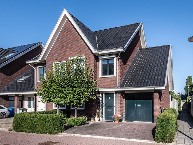 Rechtsbuitenstraat 2, Kudelstaart