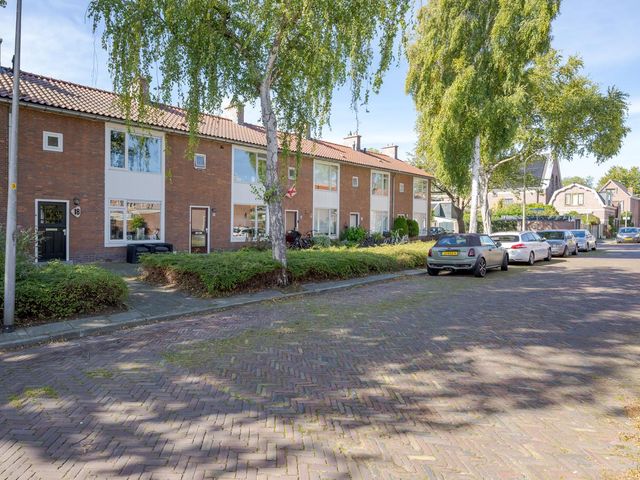 Tolstraat 18, Voorschoten