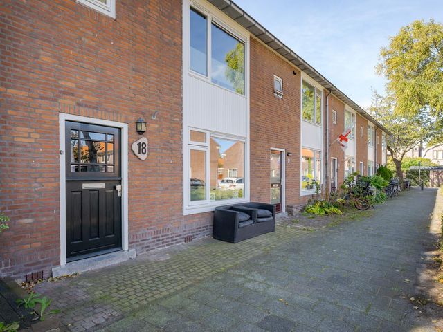 Tolstraat 18, Voorschoten