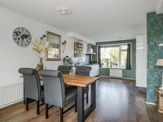 Tolstraat 18, Voorschoten