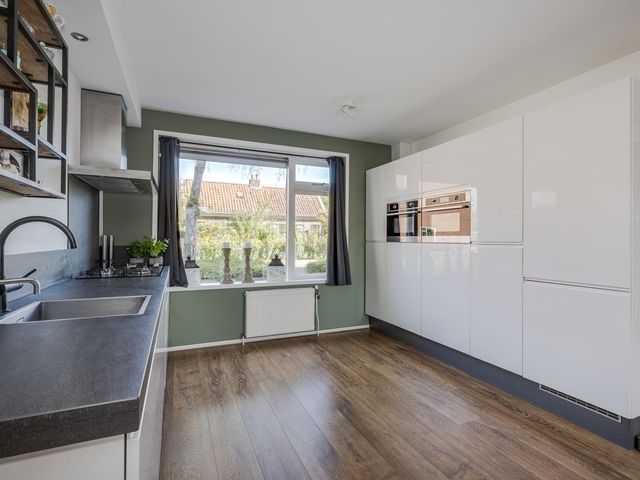 Tolstraat 18, Voorschoten