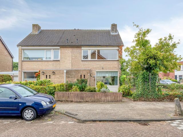 Sint Benedictusstraat 30, Oosterhout