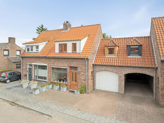 Pastoor Oomenlaan 22, Prinsenbeek