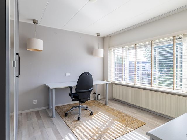 Deken Maeslaan 3, Prinsenbeek