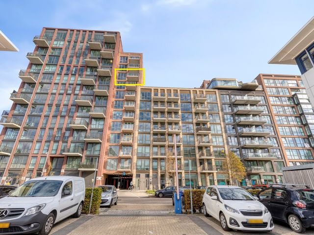 Perzikweg 122, Leiden