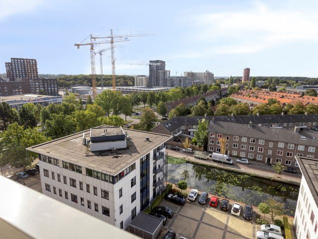 Perzikweg 122, Leiden