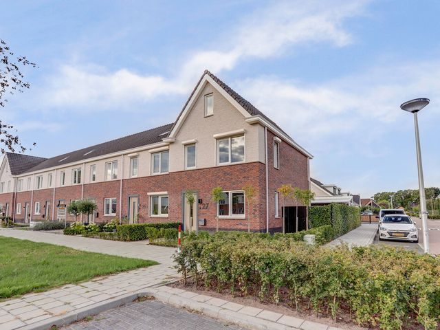 Ruitenheerhof 27, Sprundel