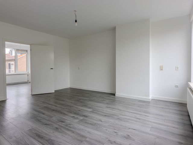 Narcissenstraat 17, Rozenburg