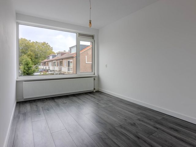 Narcissenstraat 17, Rozenburg