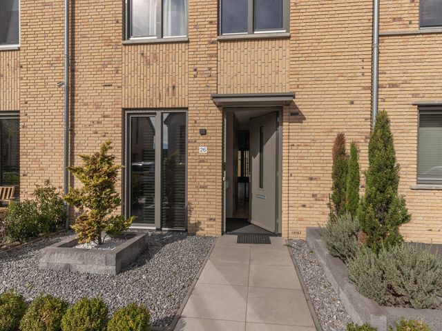 Glanswier 26, Roelofarendsveen