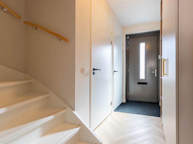 Glanswier 26, Roelofarendsveen