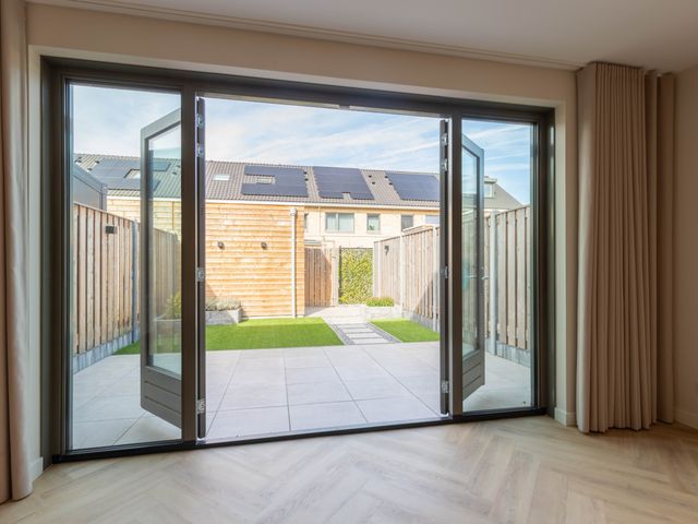 Glanswier 26, Roelofarendsveen