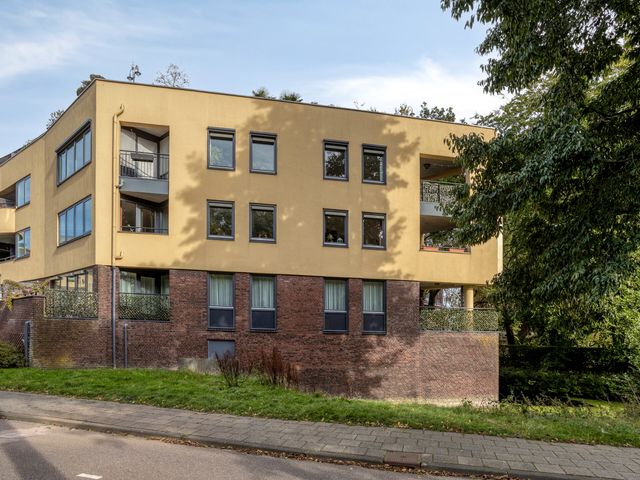Mies Ruthplaats 22, Leiden
