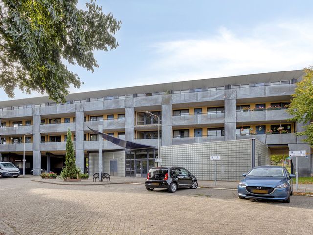Mies Ruthplaats 22, Leiden