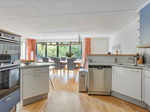 Mies Ruthplaats 22, Leiden