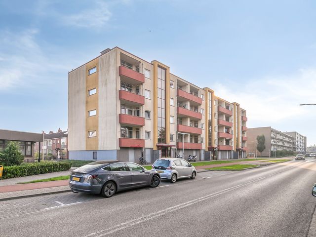 Admiraal De Ruyterweg 35, Zwijndrecht