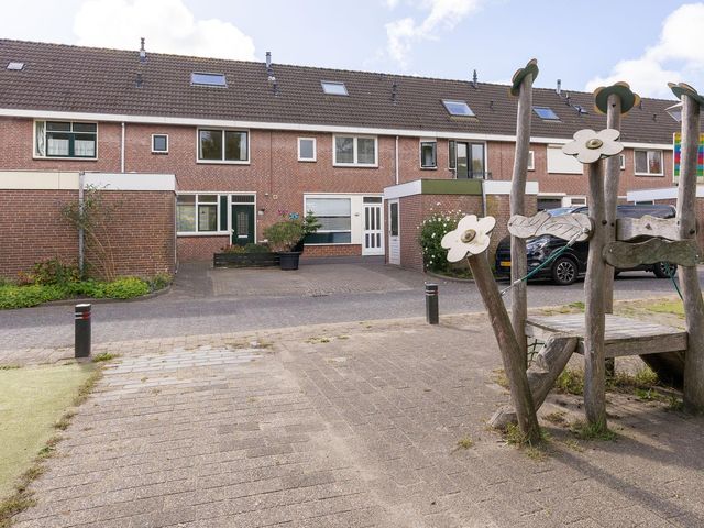 Hondsdraf 66, Zwaag