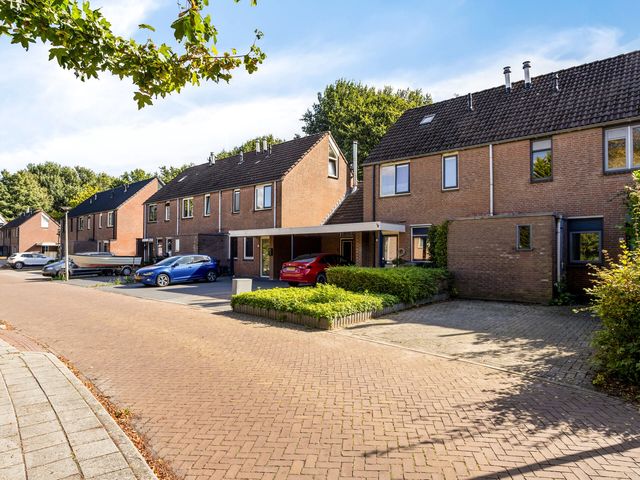 Zwaluwhof 15, Stadskanaal