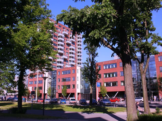 Bargelaan 100, Leiden