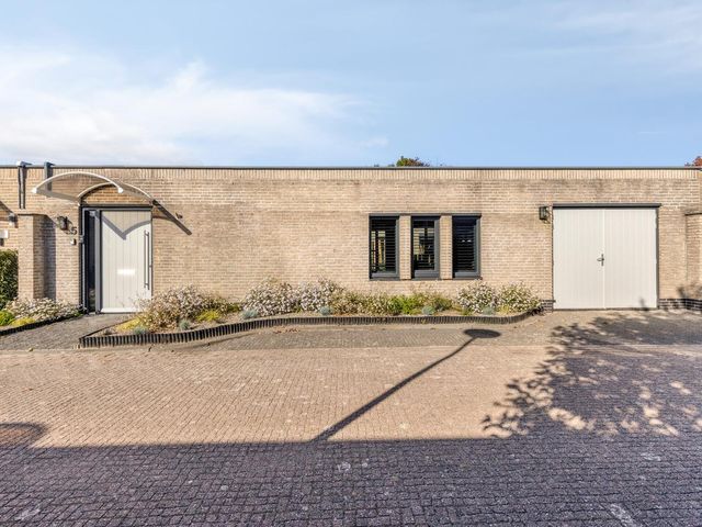 Adelaar 5, Etten-Leur