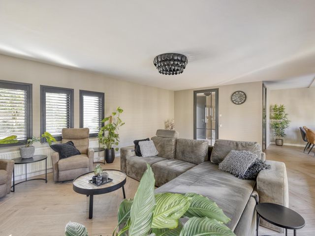 Adelaar 5, Etten-Leur