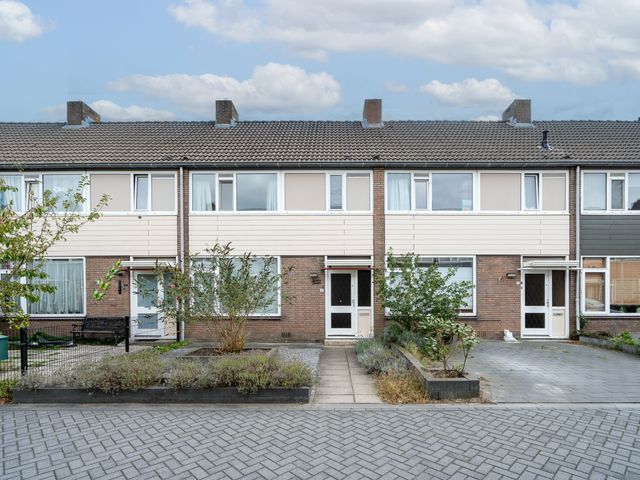 Kastanjelaan 11, Pijnacker