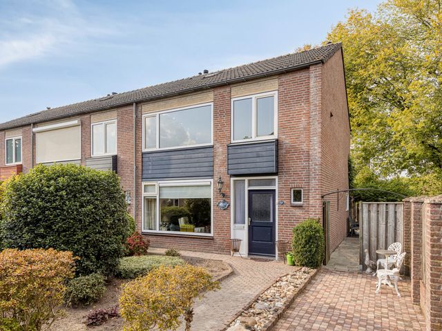 Fresiahof 21, Schijndel
