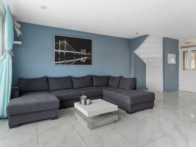 Dolfijnpad 12, Almere