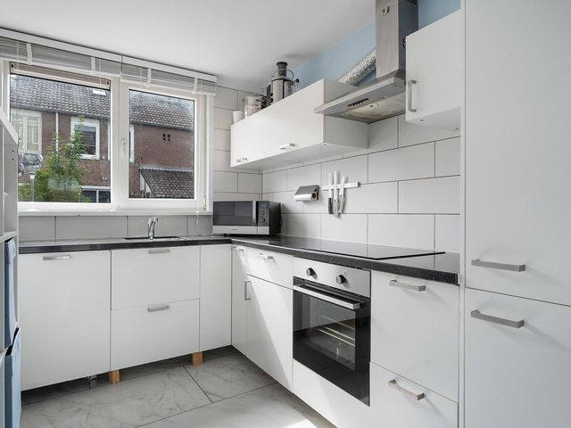 Dolfijnpad 12, Almere