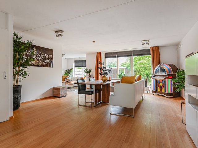 Dahlia 5, Nootdorp