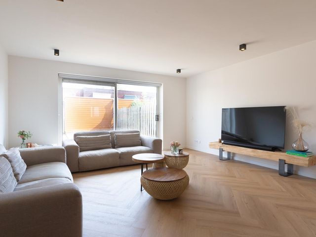 Corsicastraat 22, Almere