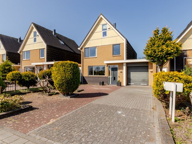 Overcinge 62, Lelystad