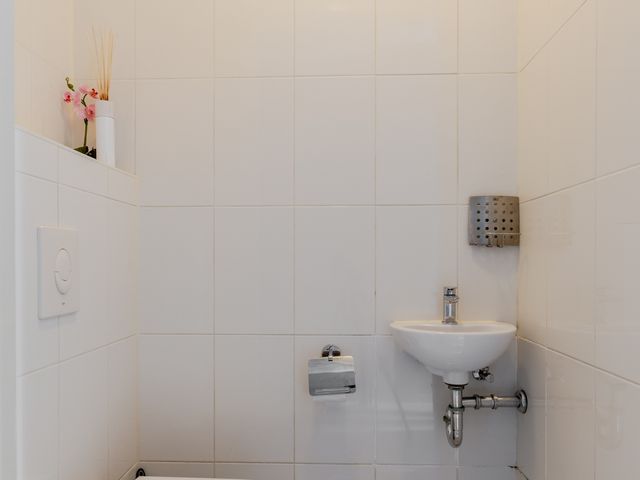 Overcinge 62, Lelystad