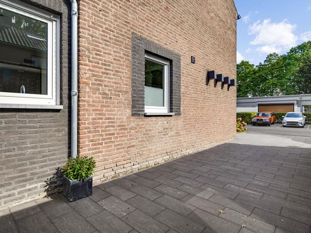 Oppergelrestraat 27, Weert