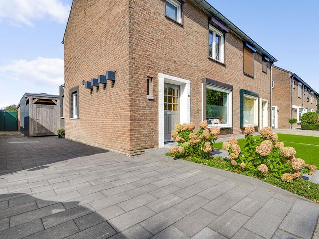 Oppergelrestraat 27, Weert