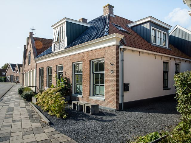 Buren 27, Makkum