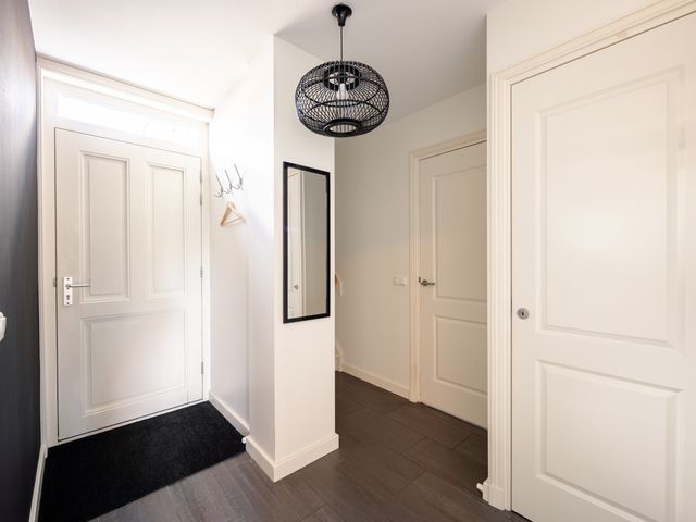 Buren 27, Makkum