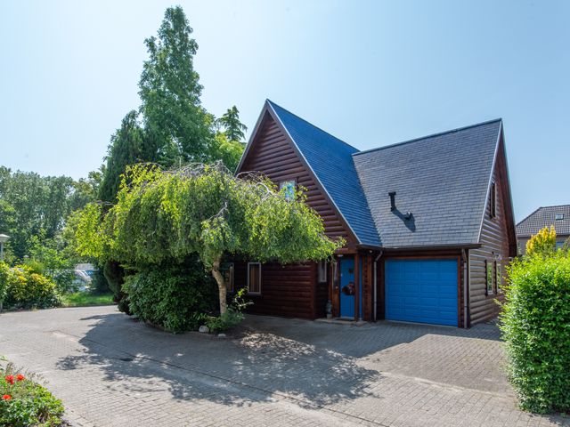 Glenn Millerhof 34, Hoorn
