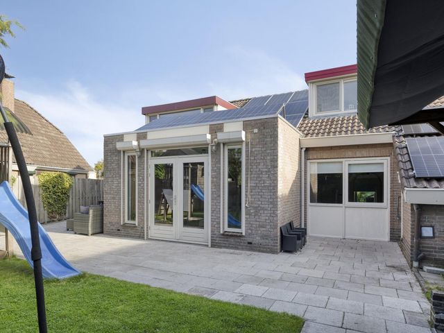 Kievitstraat 10, Fijnaart