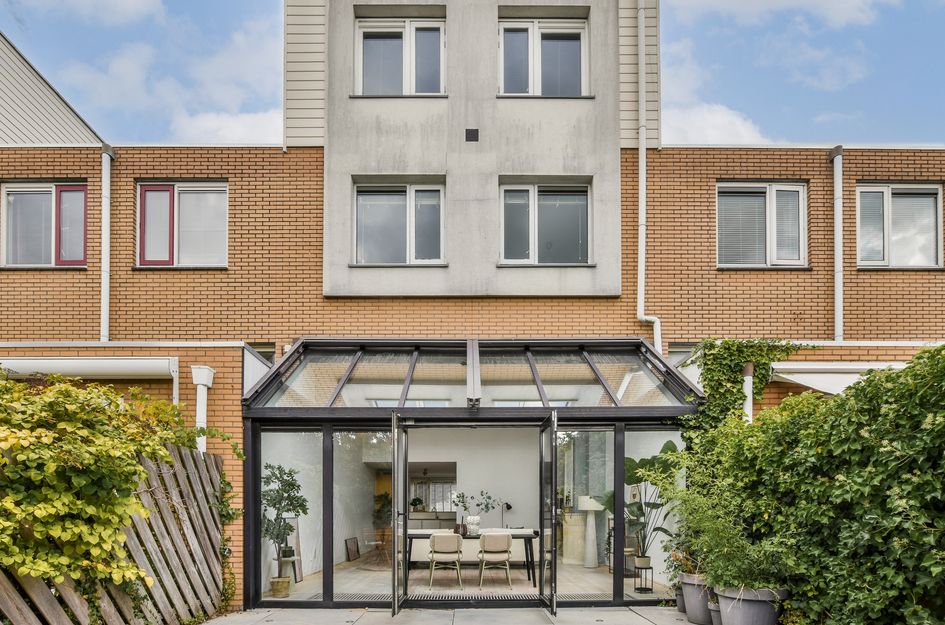 Louis Couperussingel 4