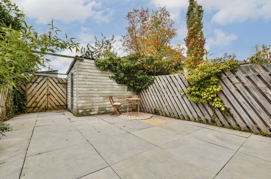 Louis Couperussingel 4