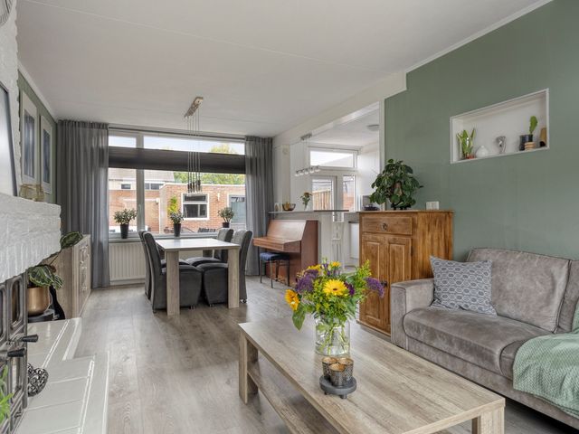 Lingestraat 28, Terneuzen