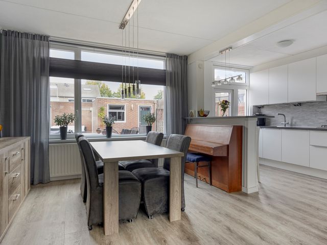 Lingestraat 28, Terneuzen